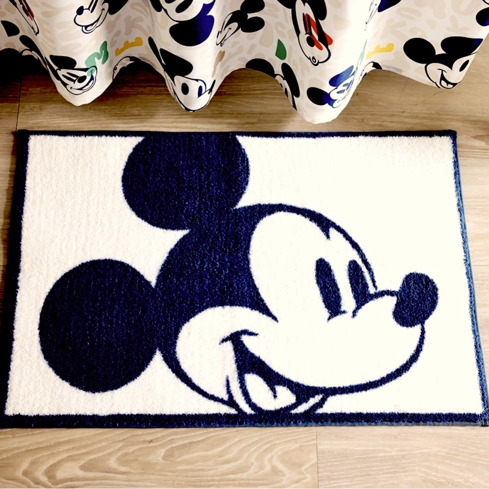 NWT Disney Mickey Mouse children’s bath rug  mat 20 in. x 30 in.